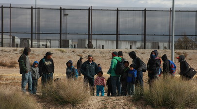 Группа мигрантов на границе Мексики и США