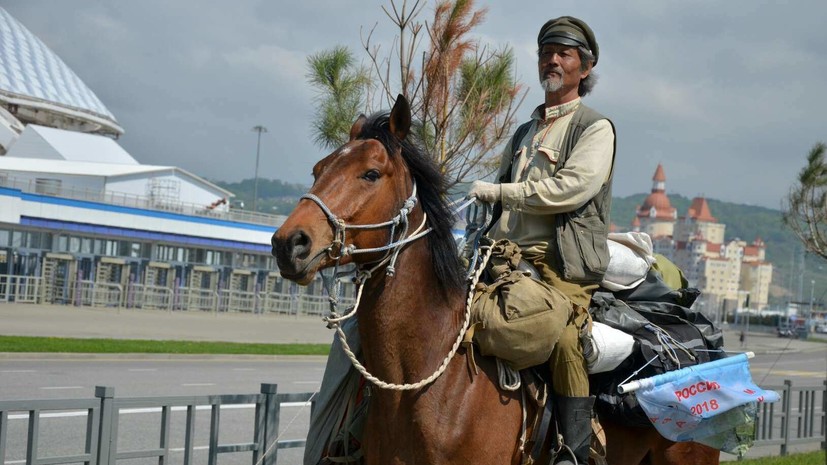 «Россия и Китай для меня — уже полмира»: как Цзин Ли путешествует по Евразии на лошади
