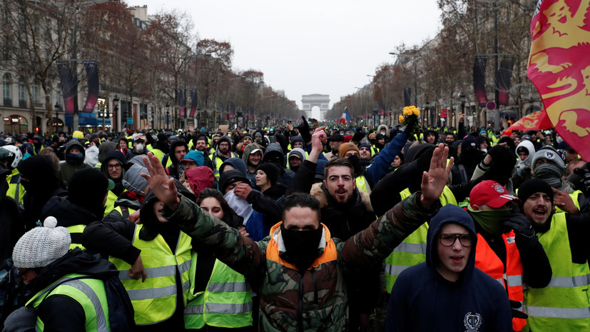 «Merci, RT»: активисты «жёлтых жилетов» не доверяют французским СМИ