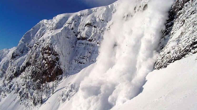 МЧС предупредило об опасности схода лавин в горах Сочи