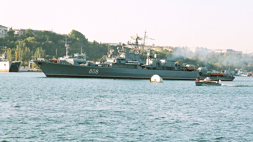 «Мероприятия по контролю»: сторожевой корабль ВМФ России наблюдает за действиями USS Fort McHenry в Чёрном море