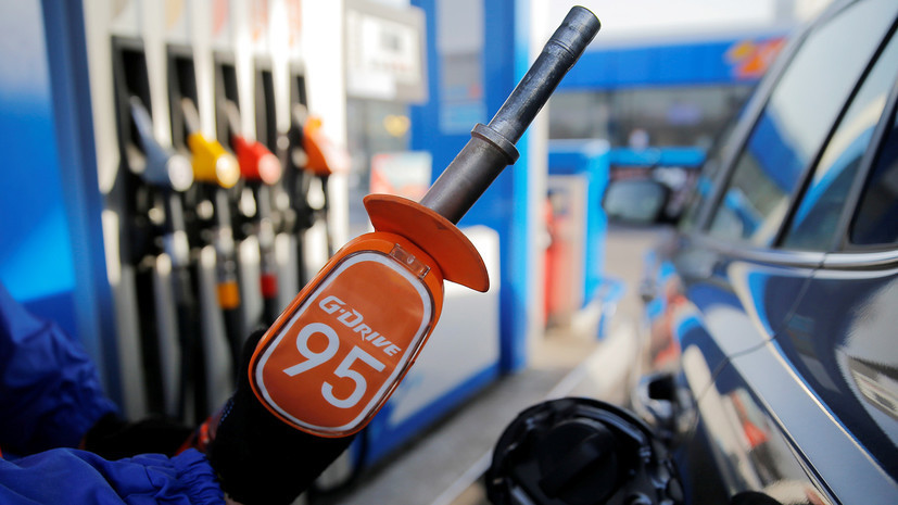Новак: цены на бензин в 2019 году будут расти в пределах инфляции