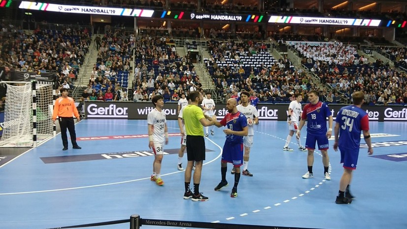 Сборная России победила объединённую команду Кореи в  матче ЧМ по гандболу