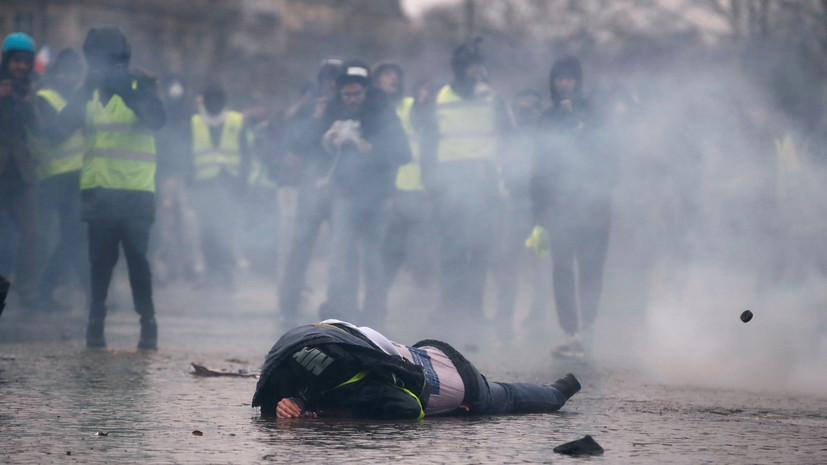 В Париже в ходе протестов «жёлтых жилетов» пострадали 24 человека