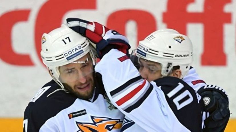 Дубль Мозякина помог «Металлургу» обыграть «Нефтехимик» в матче КХЛ