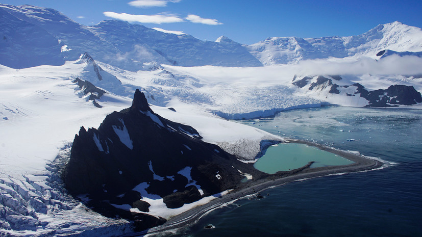 «Это лишь вершина айсберга»: ежегодная потеря массы льда в Антарктиде увеличилась за последние 40 лет в шесть раз