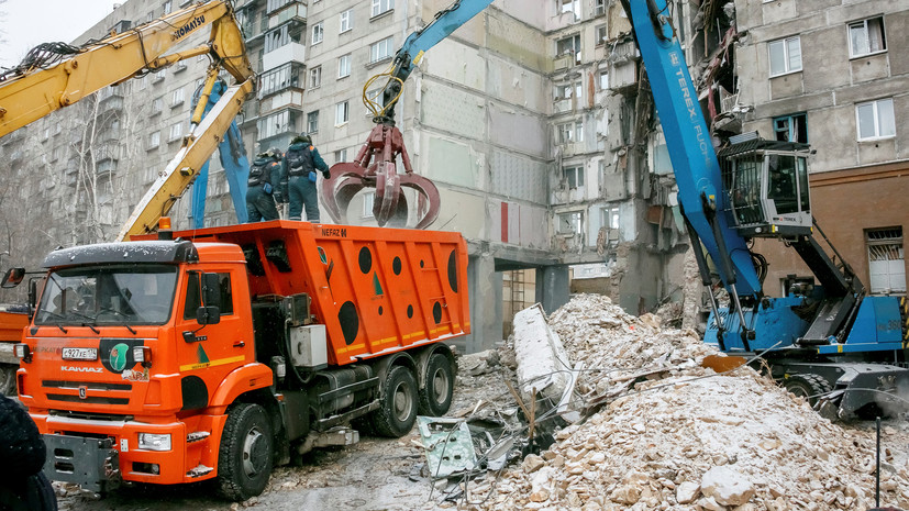 Специалист рассказал о ходе работ по разбору обрушившихся конструкций дома в Магнитогорске