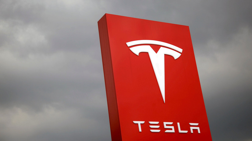 В Tesla заявили о намерении уволить 7% сотрудников