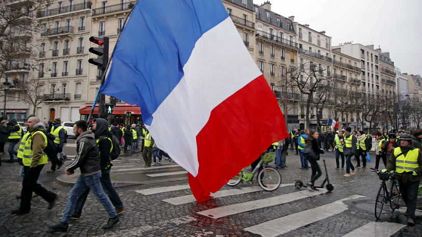 В Париже задержали 20 участников протестов «жёлтых жилетов»