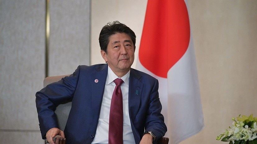 Абэ рассказал о намерении решить вопрос мирного договора с Россией