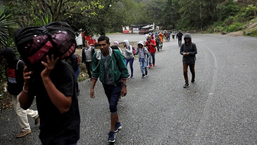 Новый поток мигрантов из Гондураса направляется в сторону США