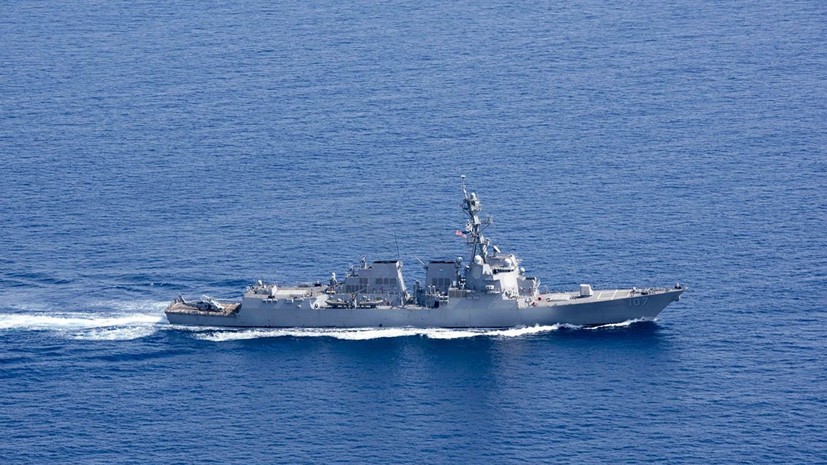 ВМФ России сопровождает вошедшие в Балтийское море эсминцы США