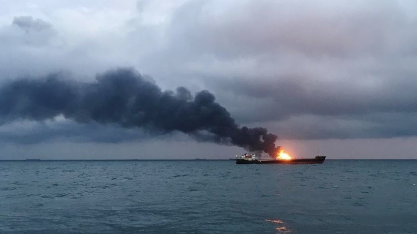 Аксёнов сообщил о 14 погибших при пожаре на судах в Чёрном море