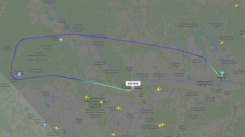 Изменивший маршрут самолёт из Сургута приземлился в Ханты-Мансийске 