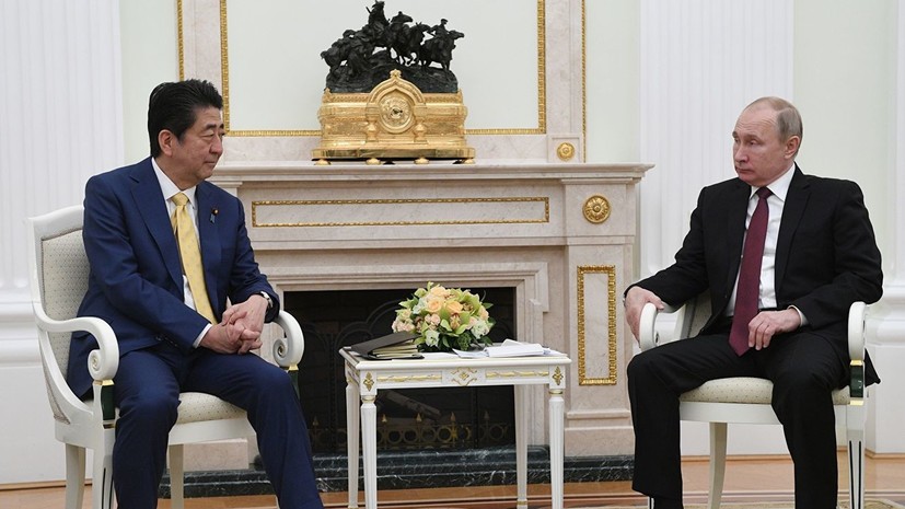 Абэ назвал откровенным разговор с Путиным по мирному договору