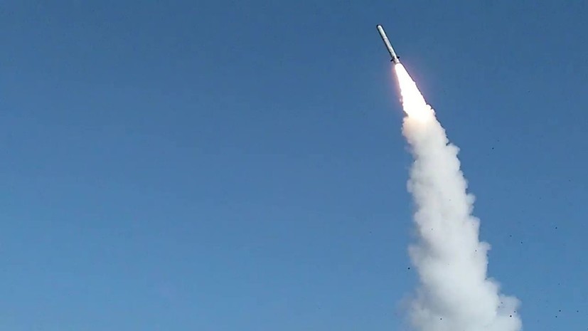 Минобороны показало иностранным атташе ракету 9М729