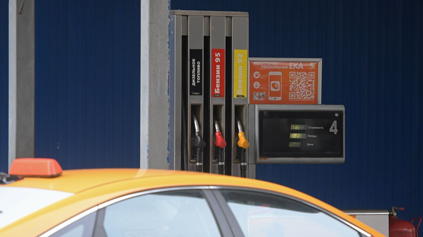Правительство пока не рассматривает продление соглашения о заморозке цен на бензин