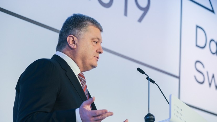 Экс-премьер Украины заявил об отсутствии у Порошенко шансов остаться у власти