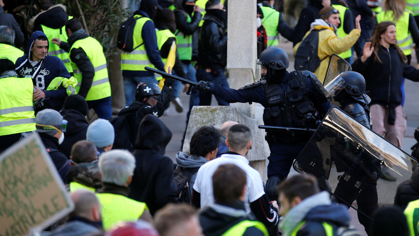 СМИ: В Париже были задержаны 22 участника акций протеста