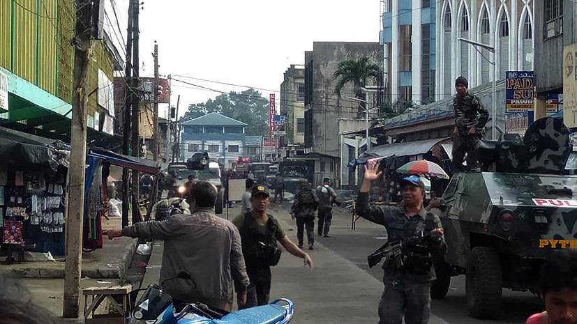 Полиция уточнила число погибших при взрывах на Филиппинах 