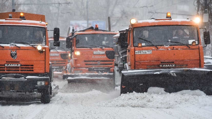 В Москве водителей призвали пересесть на общественный транспорт из-за уборки снега