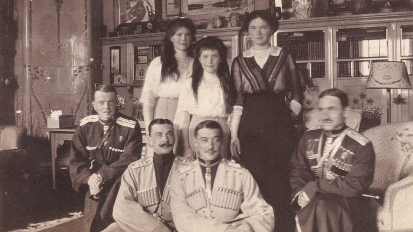 В Ессентуках обнаружили тайник с редкими фото царской семьи