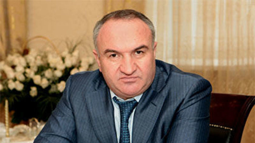 Рауля Арашукова доставили в суд для избрания меры пресечения