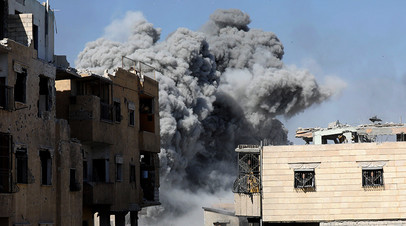 Бомбардировка сирийской Ракки во время операции возглавляемой США коалиции в октябре 2017 года
