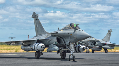 Истребители Dassault Rafale готовятся к взлёту