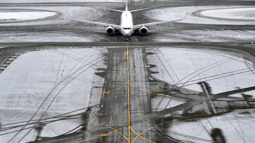 Почти 50 рейсов отменили и задержали в аэропортах Москвы
