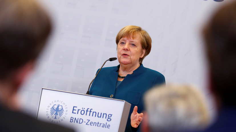 Меркель назвала фейковые новости угрозой безопасности