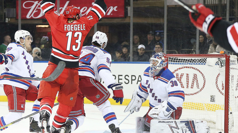 Шайба Свечникова помогла «Каролине» одержать третью победу подряд в НХЛ