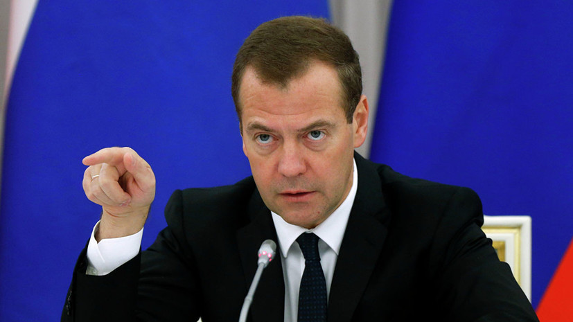 Медведев прогнозирует экономике России мощную «гравитацию»