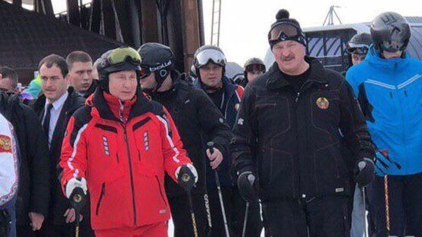 Путин и Лукашенко покатались на горных лыжах