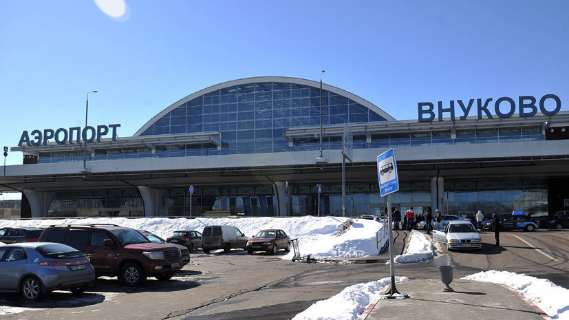 Во Внукове столкнулись два самолёта