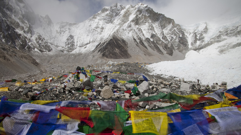 Базовый лагерь Эвереста со стороны Тибета закрыли для туристов из-за мусора