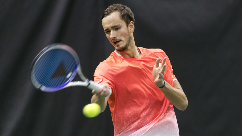Медведев обыграл Цонга и вышел в полуфинал турнира ATP в Роттердаме