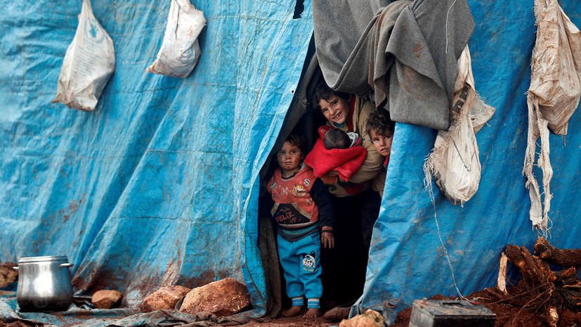 Минобороны: беженцы рассказывают, что их насильно удерживают в лагере «Эр-Рукбан»