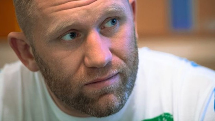 Промоутер объяснил, почему бой Харитонова закончился ударом в пах