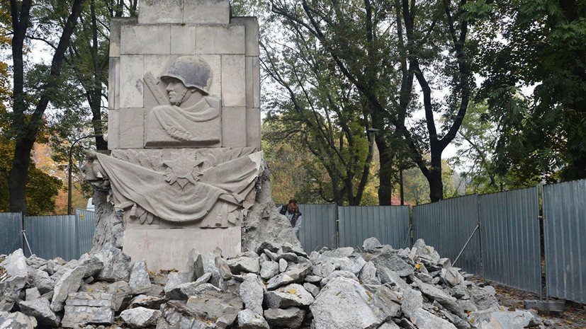 Посол: в Польше с 2014 года снесли около 100 памятников советским воинам