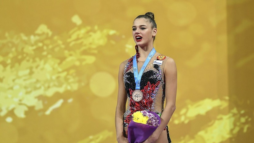 Солдатова заняла первое место в упражнениях с булавами на этапе Гран-при в Москве