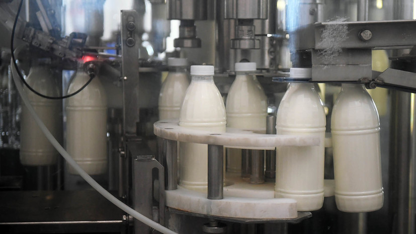 СМИ: Ретейлеры прогнозируют перебои с поставками молочной продукции в России