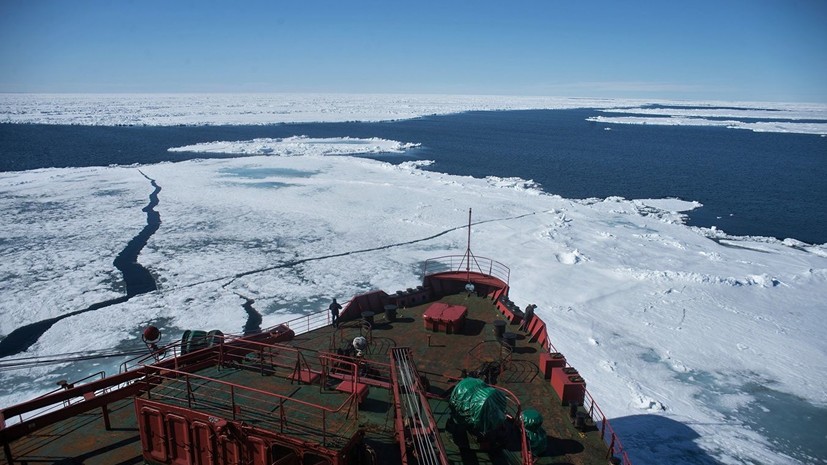 Экс-командующий Северным флотом прокомментировал слова адмирала США об интересах России в Арктике