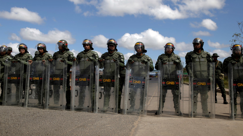 Эксперт оценил решение Венесуэлы развернуть войска у границы с Колумбией