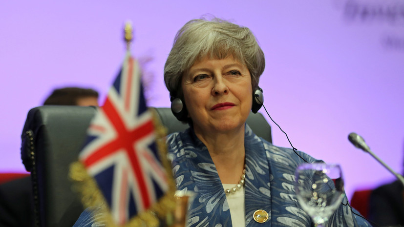 Мэй сыграла в бильярд с итальянским премьером в Египте