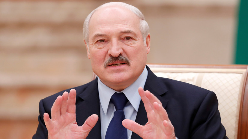 Лукашенко прокомментировал возможность введения контрактной службы в армии