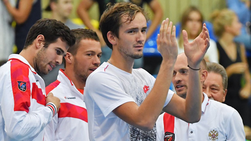 Федерер отмечает прогресс российских теннисистов Медведева и Хачанова