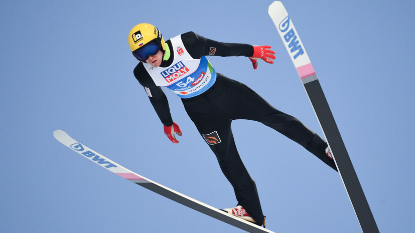 Трое россиян квалифицировались в финал по прыжкам на лыжах с трамплина на ЧМ в Австрии