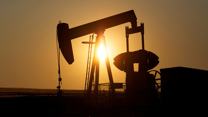 Россия в феврале снизила добычу нефти на 97 тысяч баррелей в сутки к октябрю