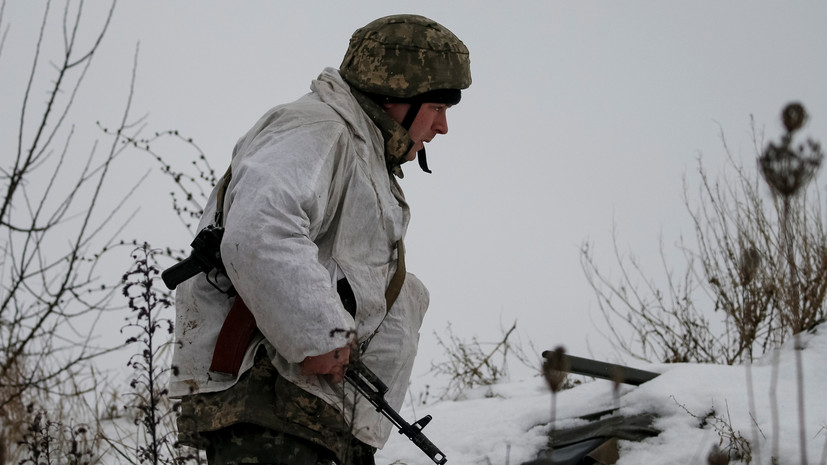 Порошенко заявил о повышении зарплаты украинским военным в Донбассе